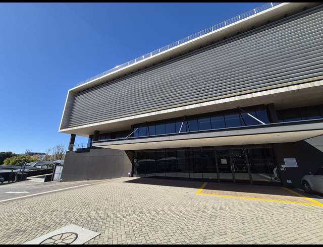 1,082M² OFFICE TO LET IN SANDTON CENTRAL